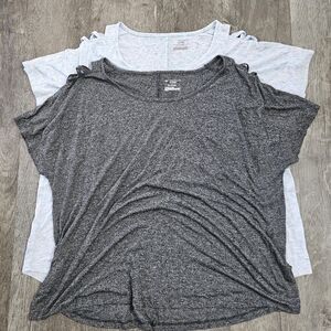 Women's bundle of two Short‎ sleeve 2x Nike dry tek tek gear shirts